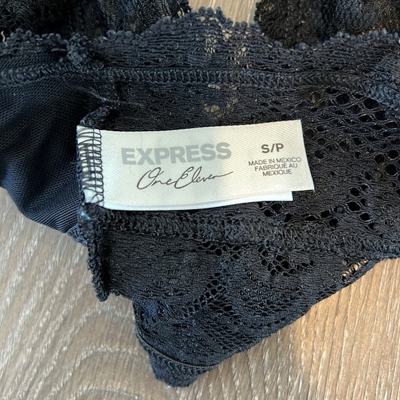 Black lace unlined bralette - Picture 2 of 2